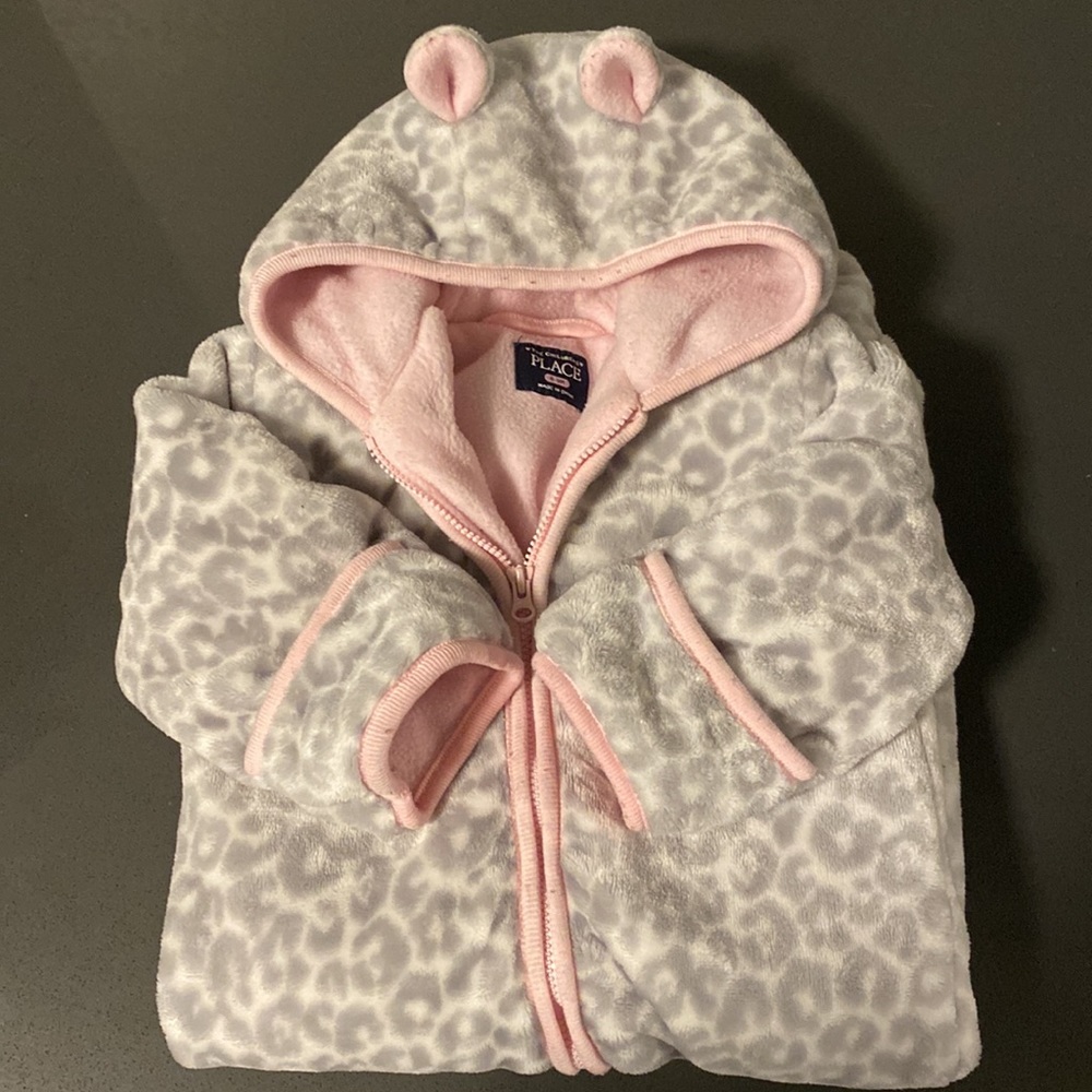 6-9 mo. The Children’s Place bear suit